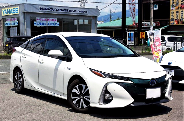 toyota_prius_phv_img