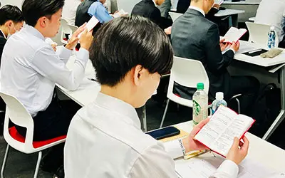 徹底したスタッフ教育プログラム