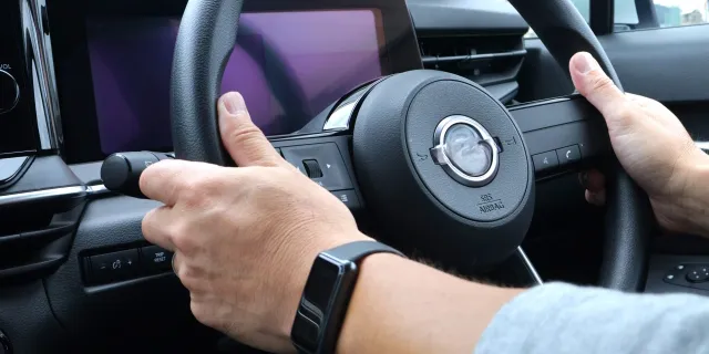 燃費を劇的に改善！プロの節約運転術