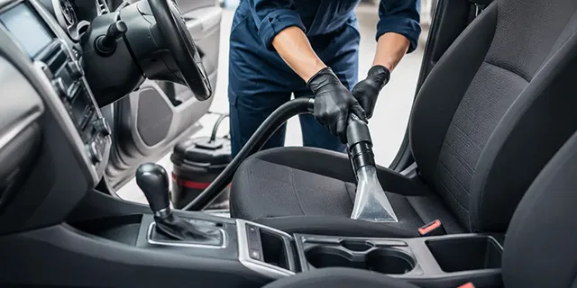 車内クリーニングの必要？プロ清掃したほうがいい？ sub03