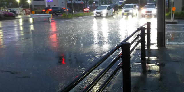 雨の日の運転で注意したいポイント!
