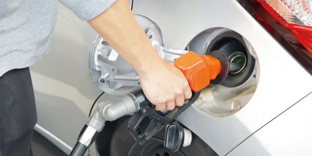 2. ガソリン車とは？基本性能と特徴