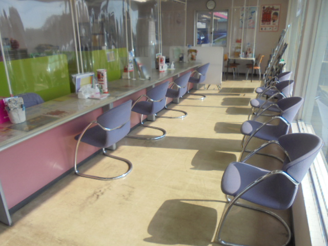 車査定のご相談は、shikuname2のアップル太田店で！専門スタッフが丁寧に対応します。