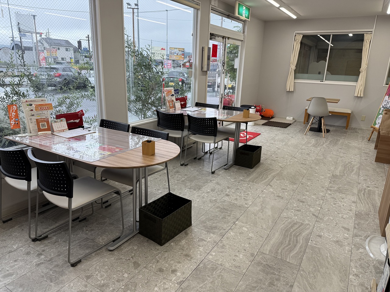 車査定のご相談は、shikuname2のアップル恵那店で！専門スタッフが丁寧に対応します。