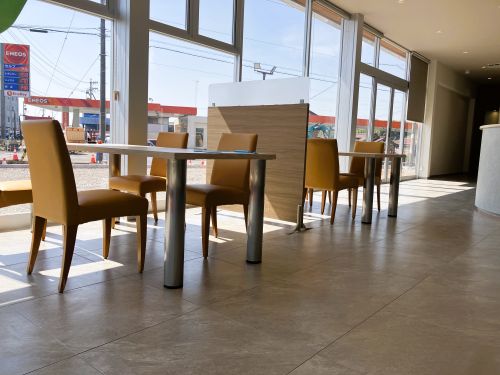 shikuname4のアップル各務原店で、あなたの車を簡単に査定してみませんか？お気軽にご来店ください。