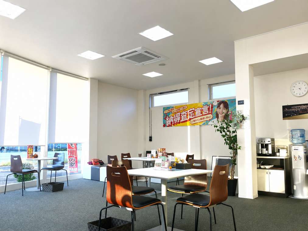 shikuname4のアップル新安城店で、あなたの車を簡単に査定してみませんか？お気軽にご来店ください。