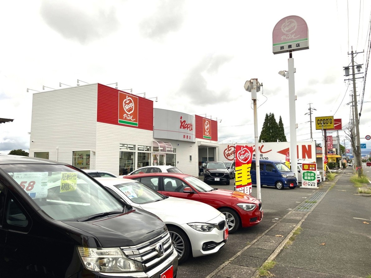 車査定のご相談は、shikuname2のアップル鈴鹿店で！専門スタッフが丁寧に対応します。