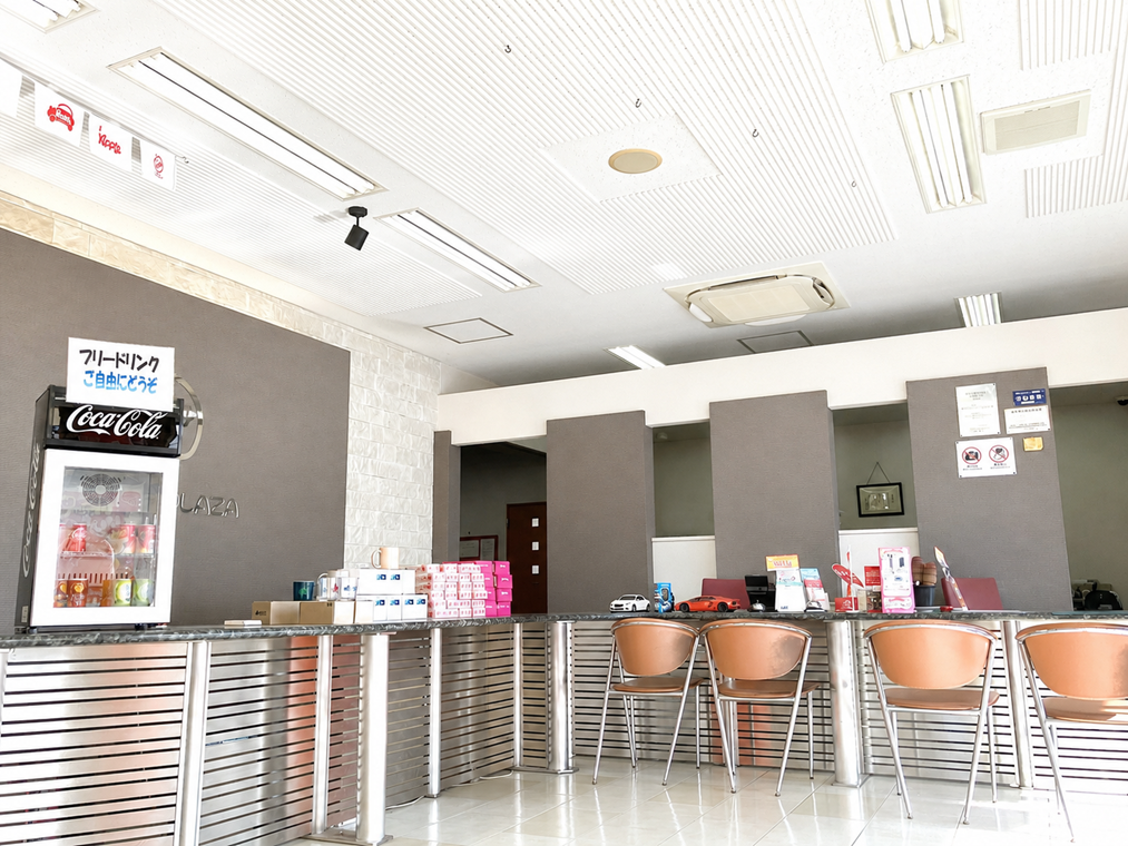 shikuname4のアップル弥富R23店で、あなたの車を簡単に査定してみませんか？お気軽にご来店ください。