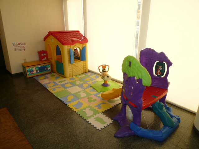 shikuname4のアップル鹿沼店で、あなたの車を簡単に査定してみませんか？お気軽にご来店ください。