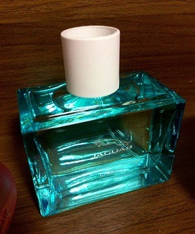 車メーカーの香水です(=ﾟωﾟ)ﾉ｜蒲郡店 ｜中古車買取、中古車査定のアップル