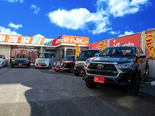 車査定のご相談は、shikuname2のアップル足立店で！専門スタッフが丁寧に対応します。