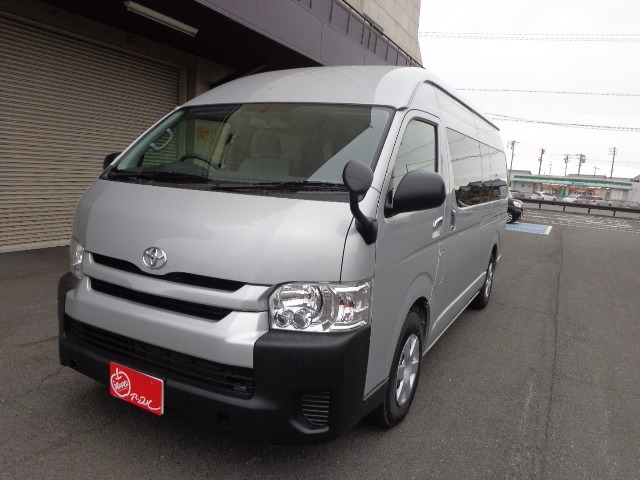 トヨタ ハイエースコミューター 2 8ディーゼルターボgl 19 シルバー 中古車情報 中古車買取 中古車査定のアップル